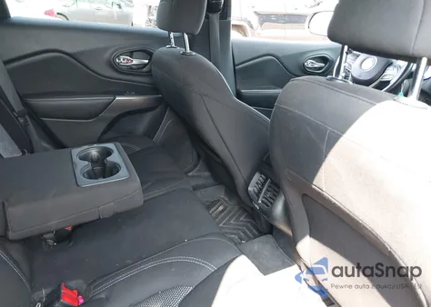 2019 Jeep Cherokee Latitude 4X4 from USA, damaged, VIN 1C4PJMCB6KD121076